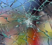 Договор об обслуживании на страховое покрытие в случае повреждения стекла.